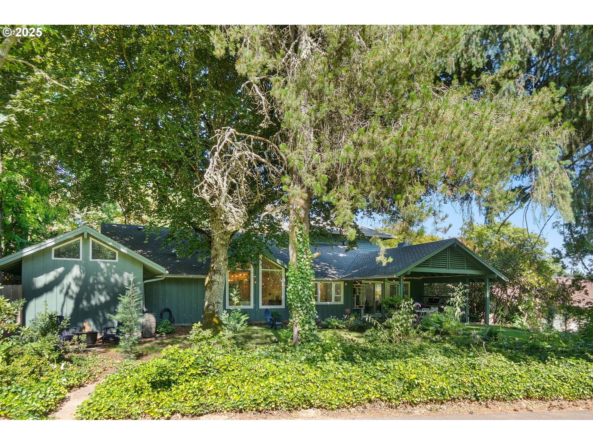 Property Photo:  51 Touchstone  OR 97035 