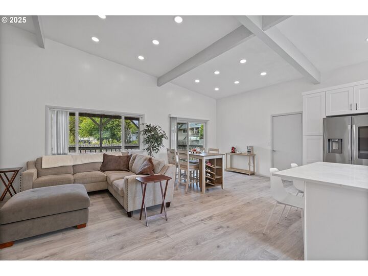 Property Photo: 1021 NE 195th Ave OR 97230