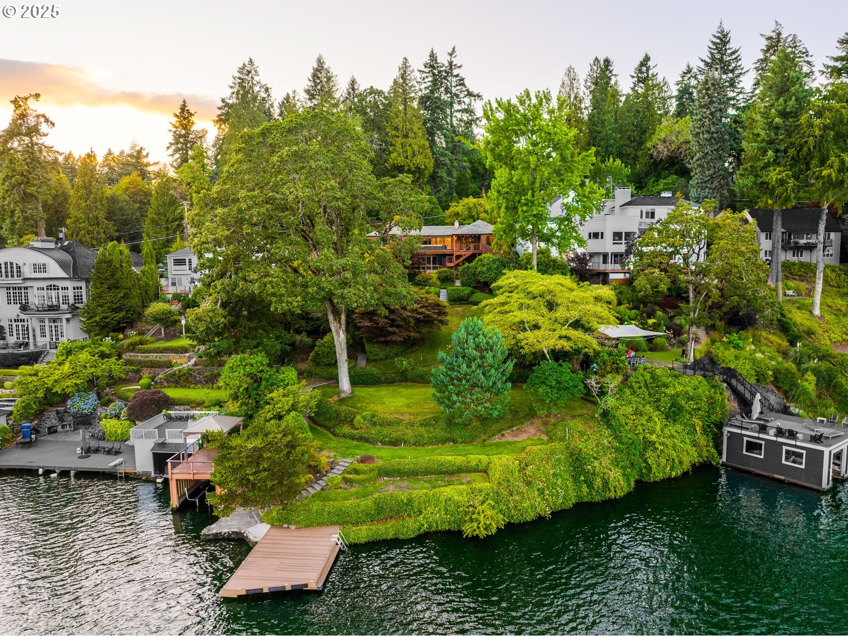 2490 Summit Dr  Lake Oswego OR 97034 photo