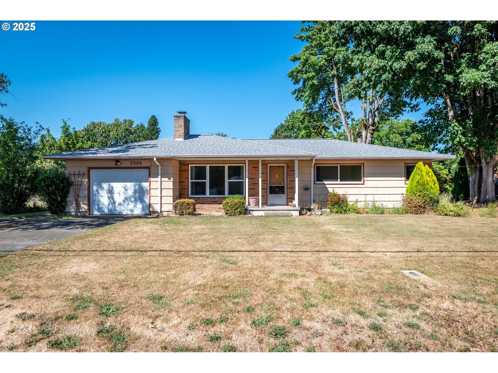 Property Photo: 3302 Pine St WA 98632