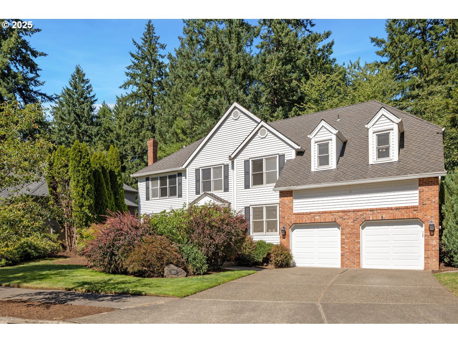Property Photo:  15601 Manchester Dr  OR 97035 
