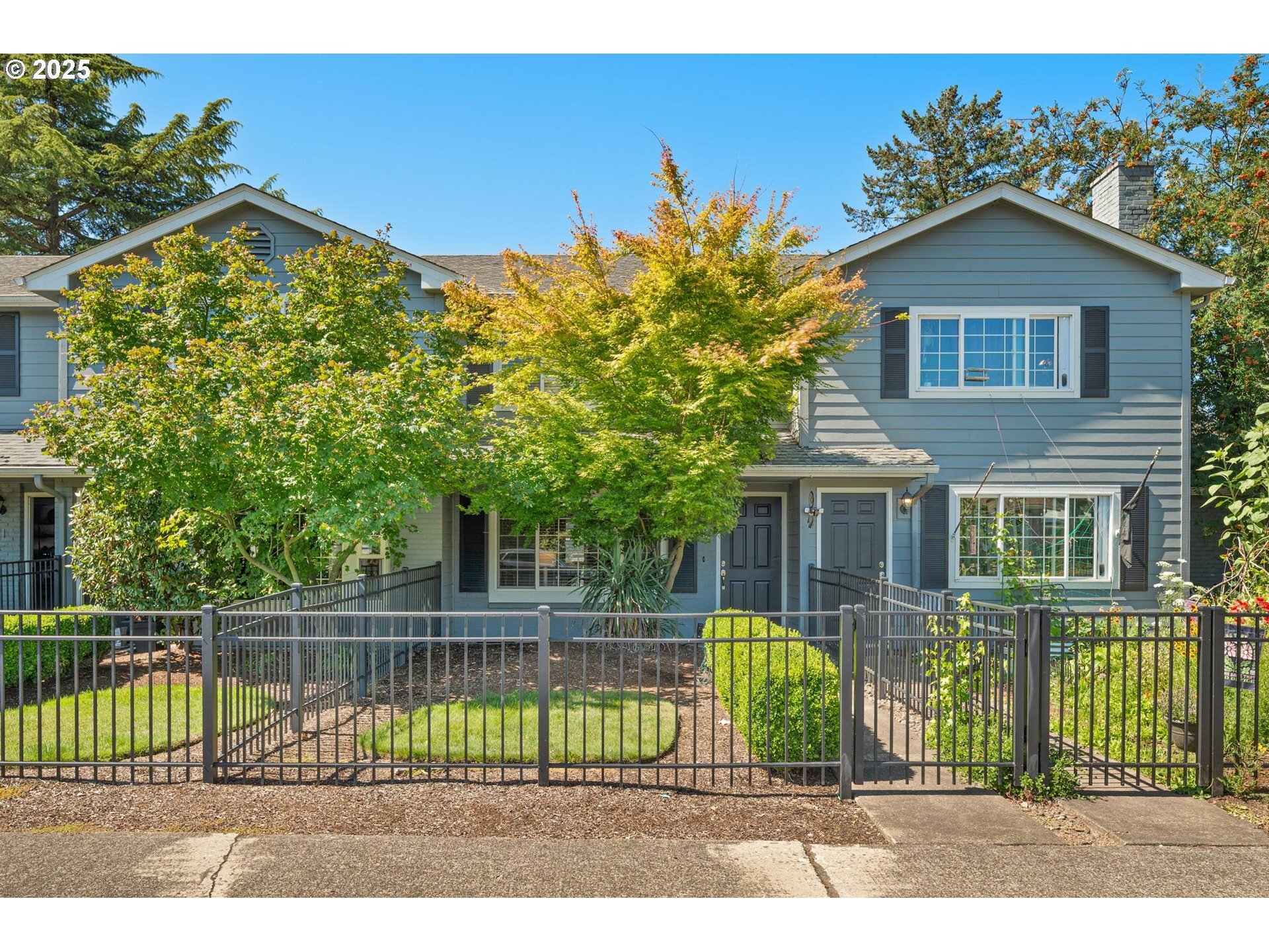 Property Photo:  1265 NW Trail Ave 13  OR 97229 