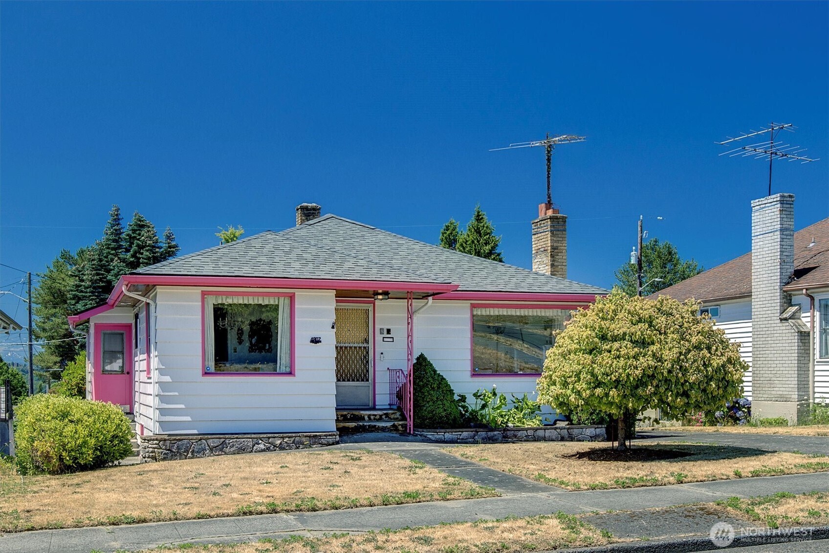 Property Photo: 4807 15th Avenue S WA 98108