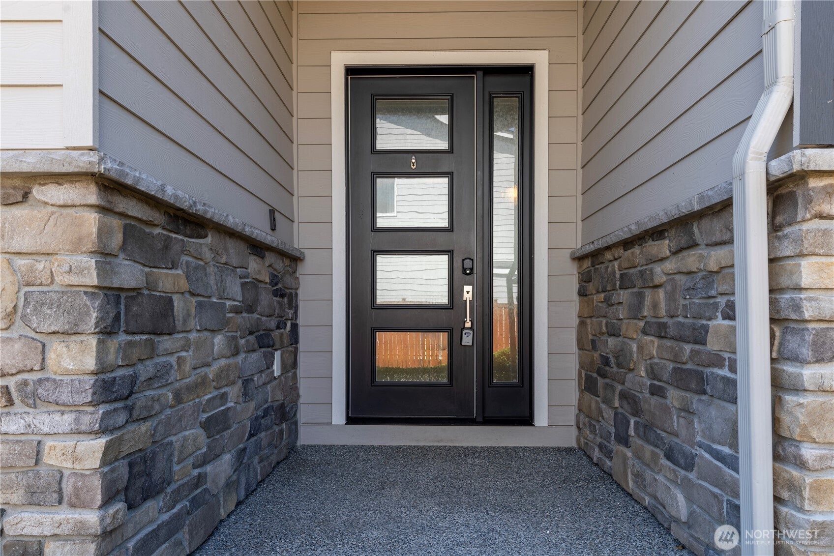 Property Photo:  4310  231st Place SE  WA 98021 