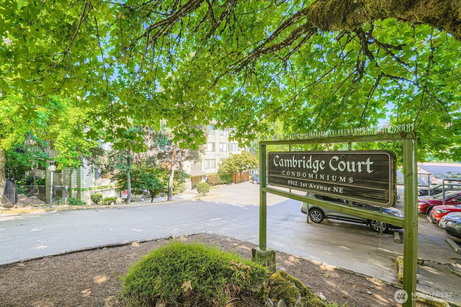 Property Photo: 9512 1st Avenue NE 110 WA 98115