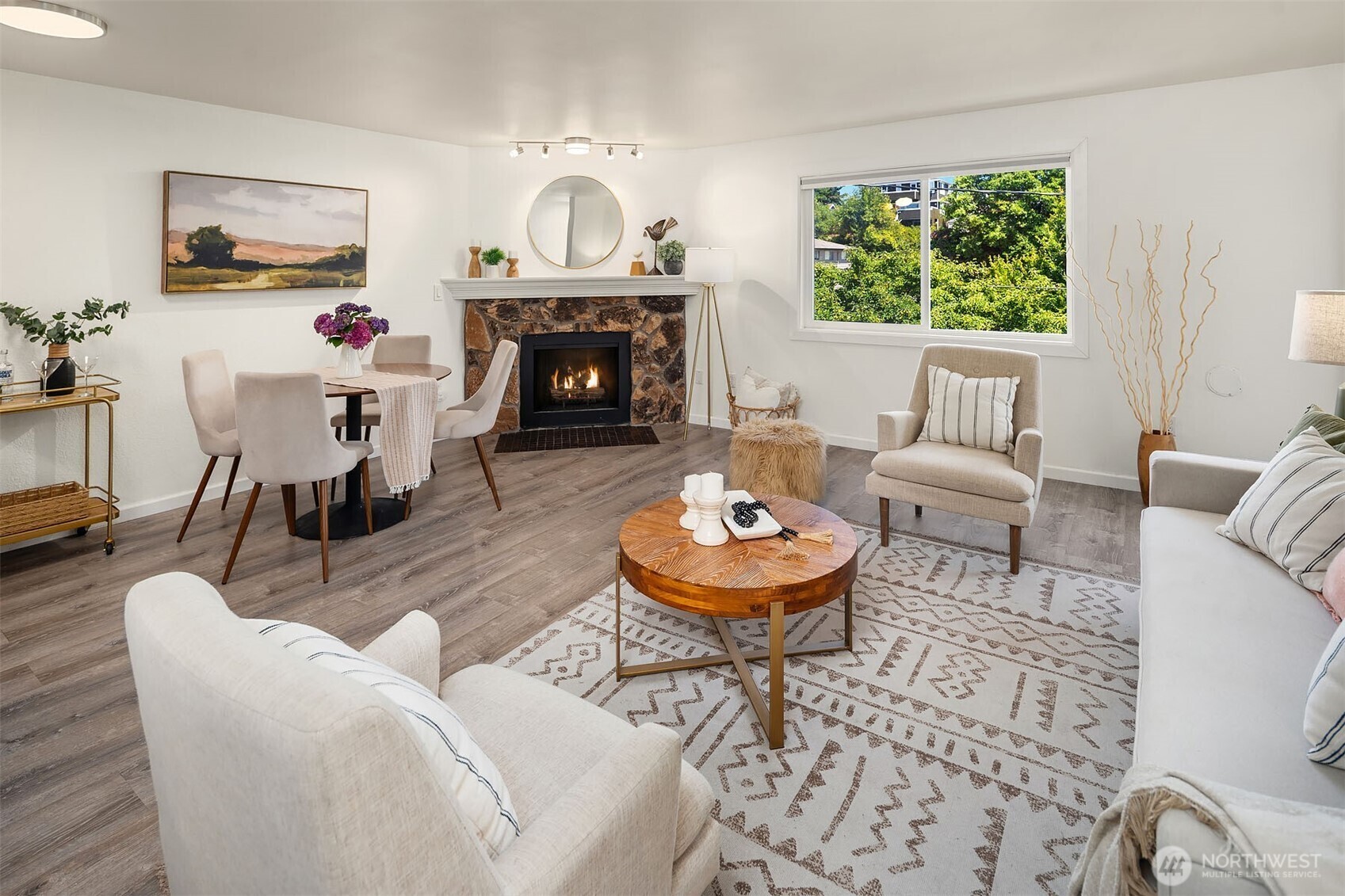 Property Photo: 9255 Greenwood Avenue N 35 WA 98103