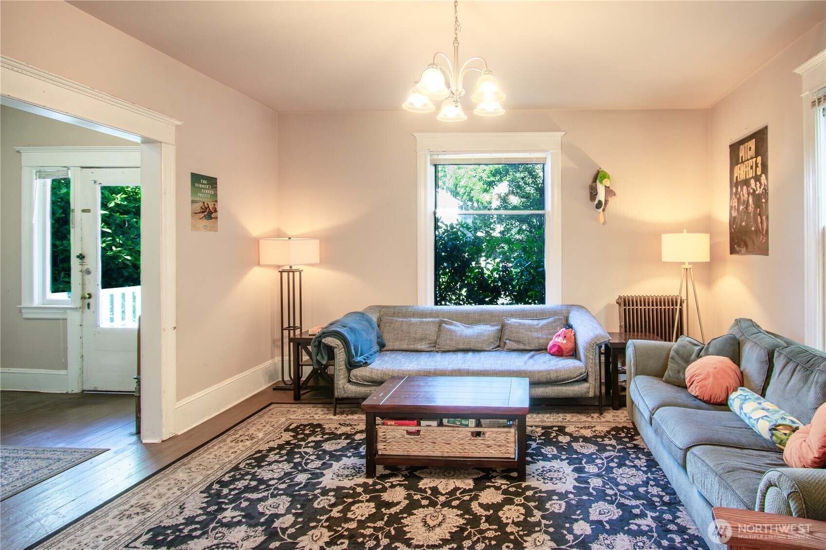 Property Photo: 5253 Brooklyn Avenue NE WA 98105