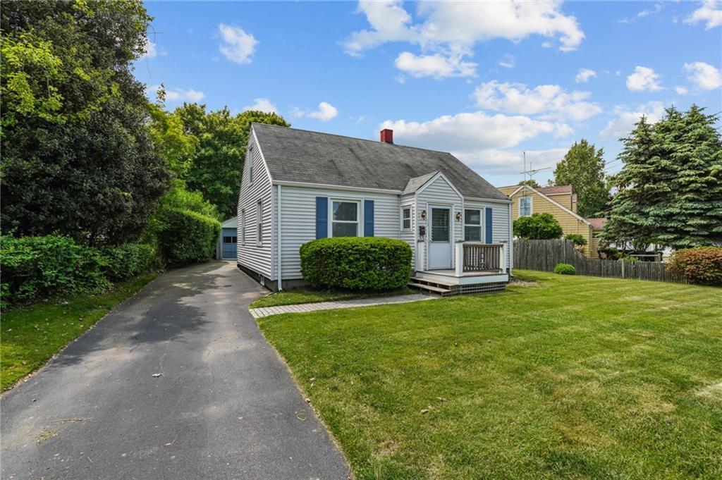 16 King Road  Middletown RI 02842 photo