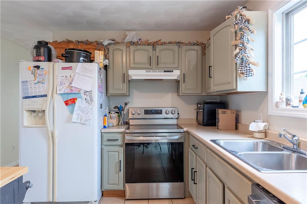 Property Photo:  40 Carpenter Street  RI 02864 