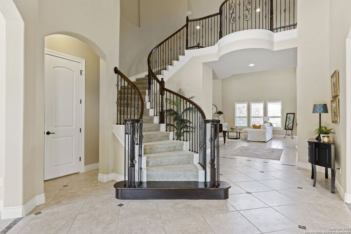 Property Photo:  138 Scarlet Ct  TX 78133 