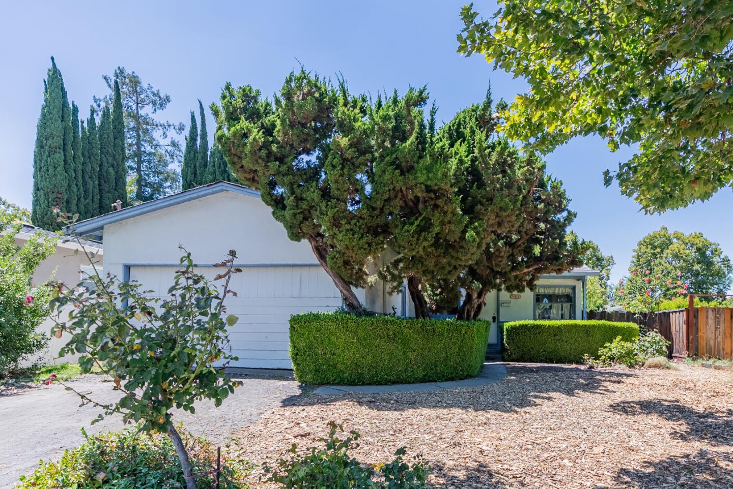 Property Photo:  757 Carolina Avenue  CA 94085 