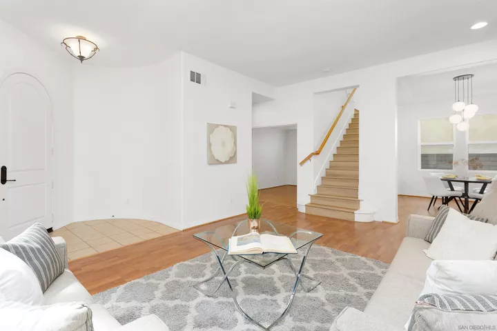 Property Photo: 5413 Sonoma Pl CA 92130