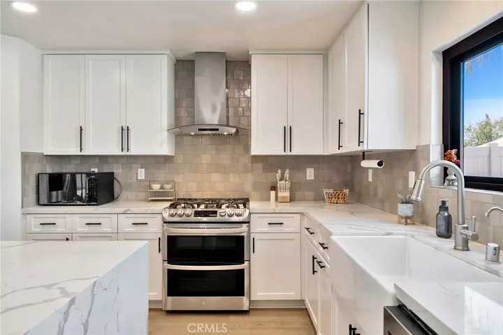 Property Photo:  46109 Via La Tranquila  CA 92592 
