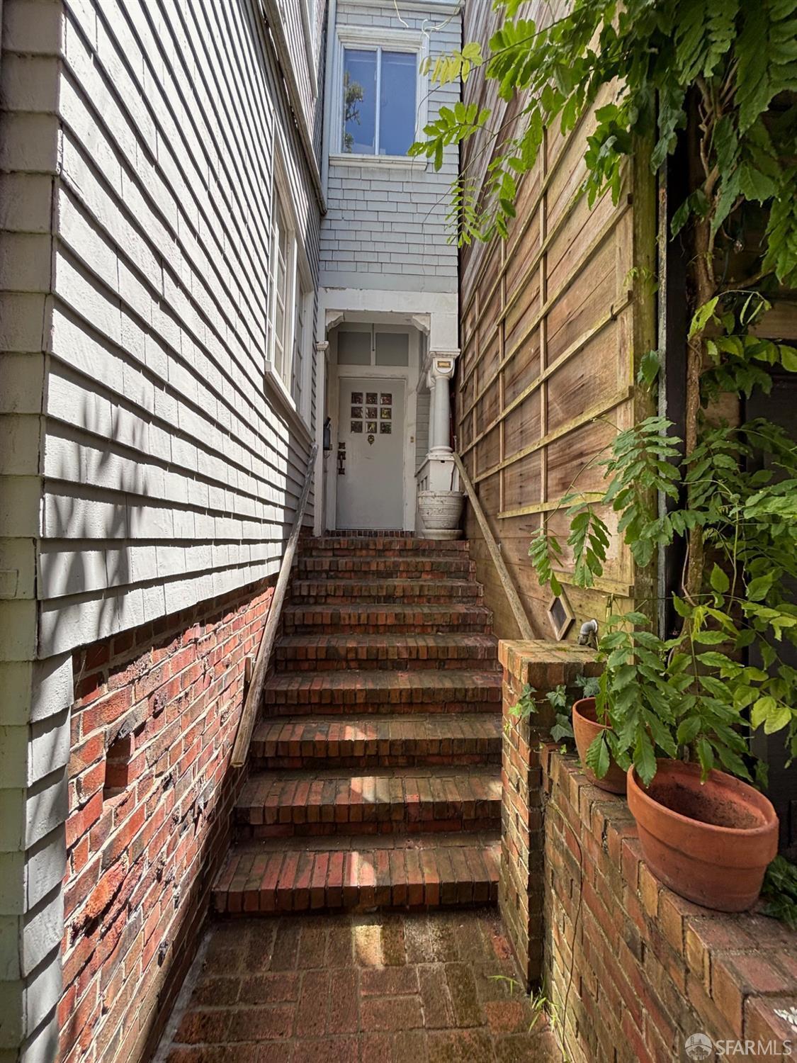 Property Photo:  254 Edgewood Avenue  CA 94117 