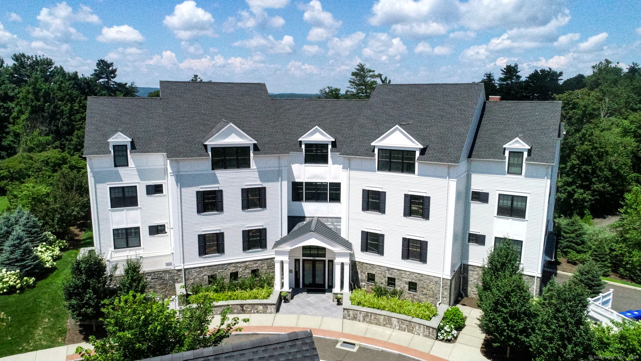 Property Photo:  788 Farmington Avenue Apt 104  CT 06032 