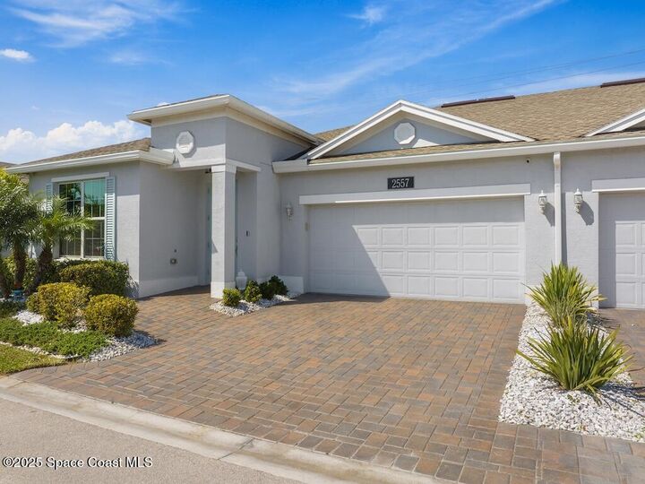 Property Photo: 2557 Bella Vista Circle FL 32966