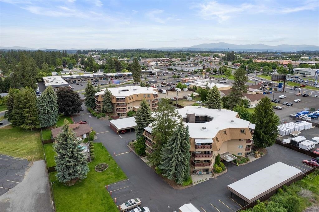 Property Photo: 9024 N Country Homes Blvd #5 WA 99218