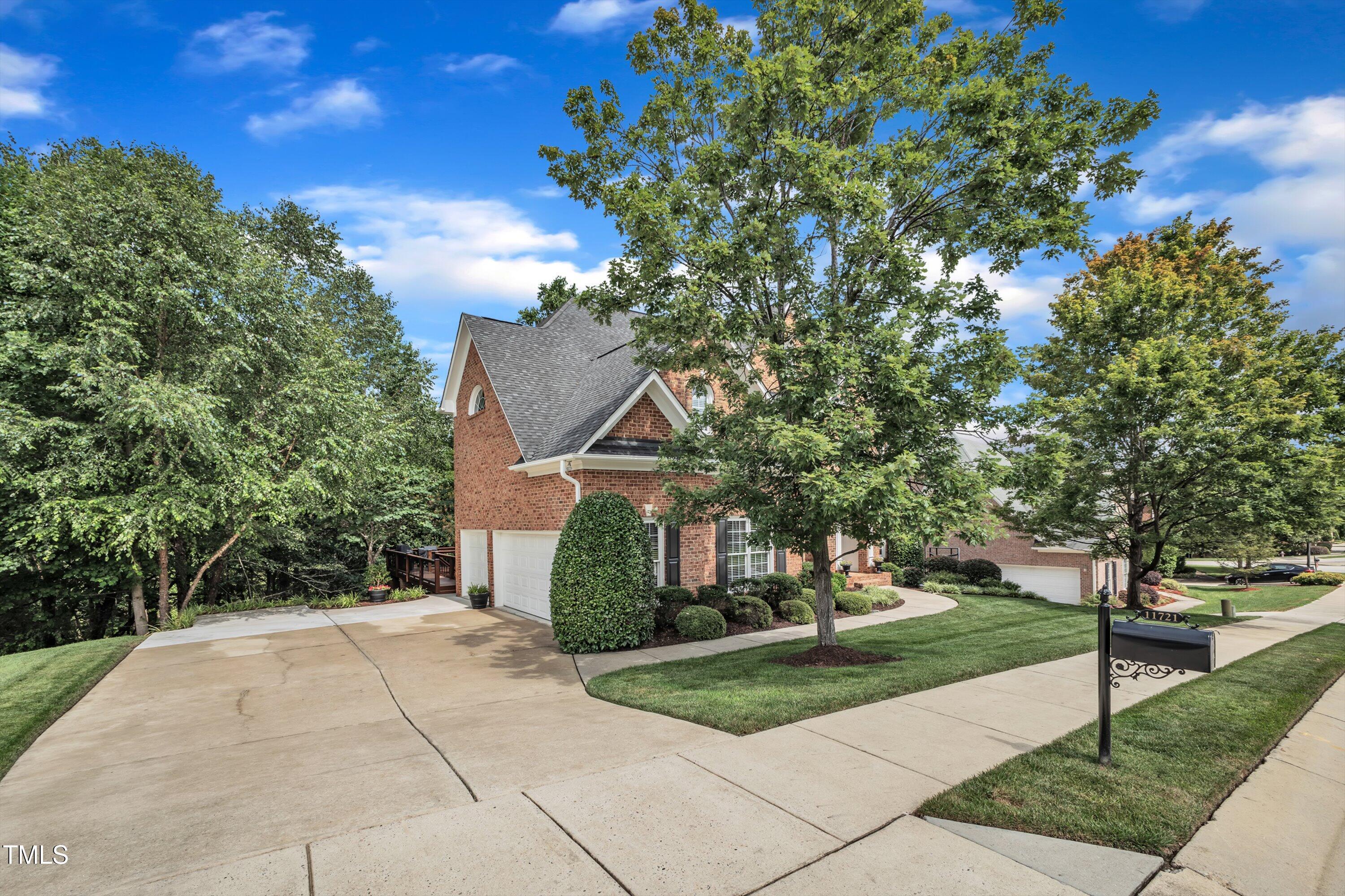 Property Photo: 11721 Wake Bluff Drive NC 27614