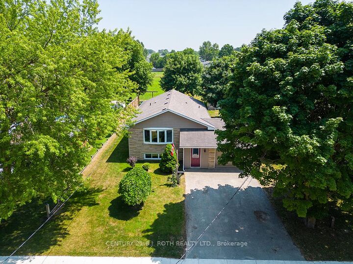 Property Photo:  470 Wellington Street E  ON N0G 2L2 