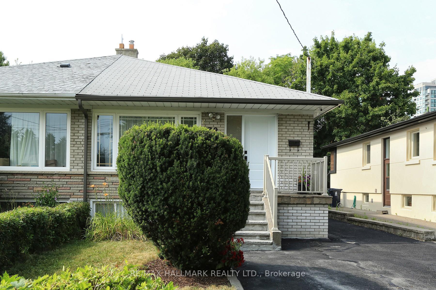Property Photo: 38 Santa Barbara Road ON M2N 2C2