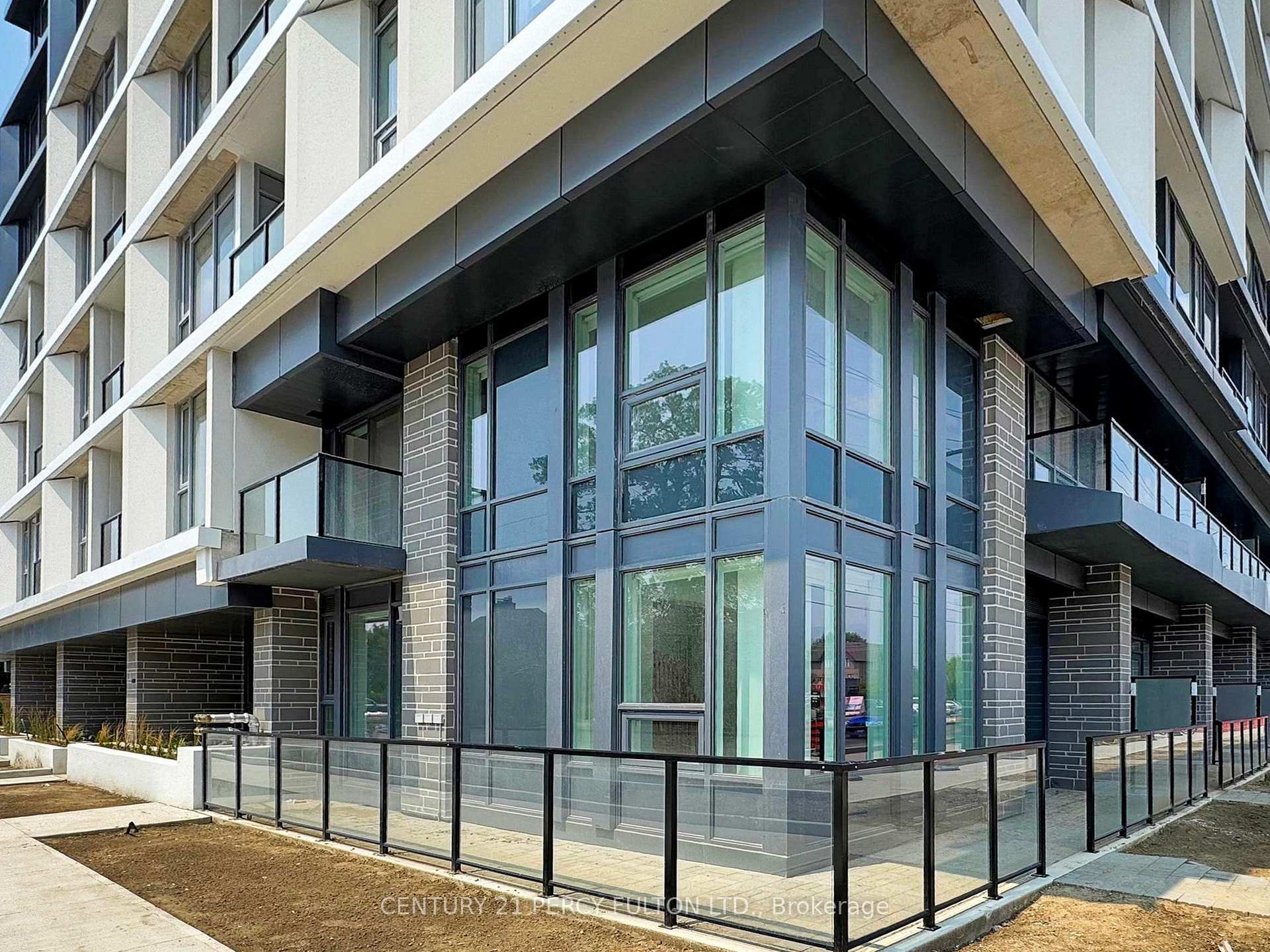 Photo de la propriété: 556 Marlee Avenue 105 ON M6B 0B1