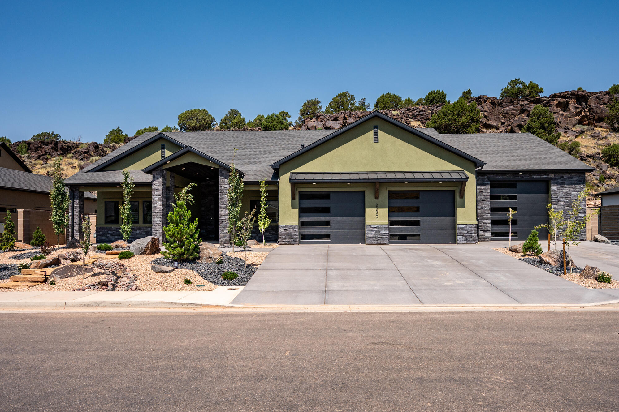 2290 S Canyon Cir  Cedar City UT 84720 photo