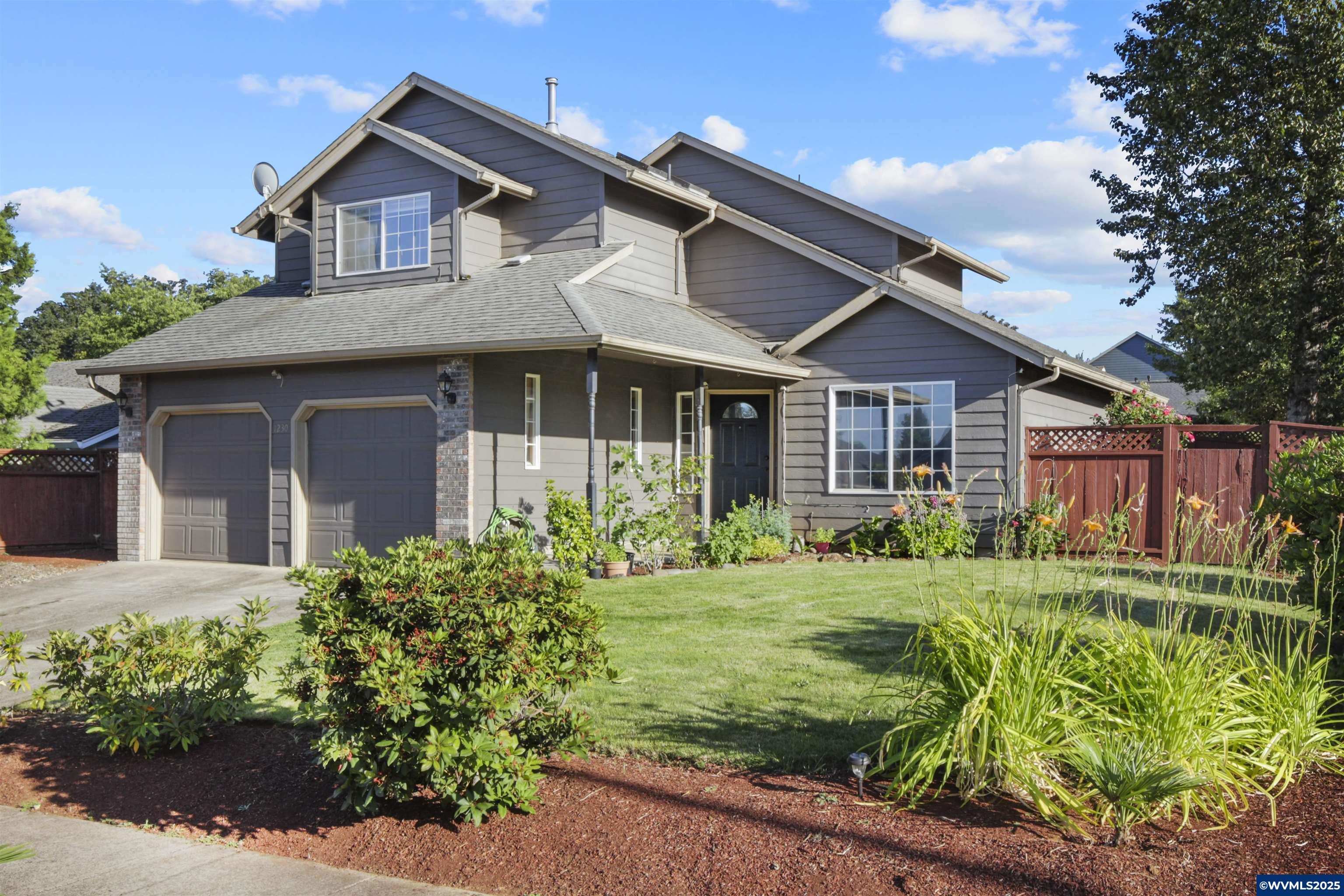 Property Photo: 1230 Marstone St SE OR 97306