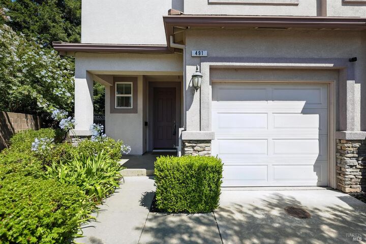 Property Photo: 491 Rosso Court CA 95687