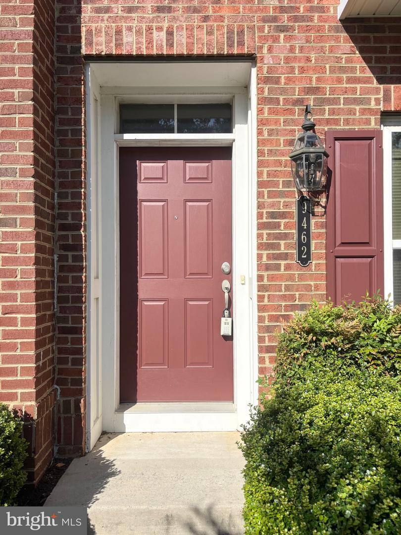 Property Photo: 9462 Canonbury Square VA 22031