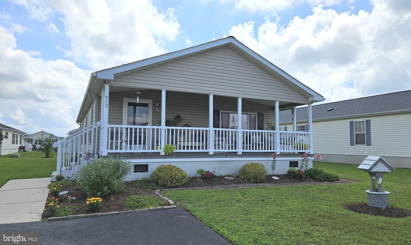 Property Photo:  717 Saks Street 84  DE 19977 