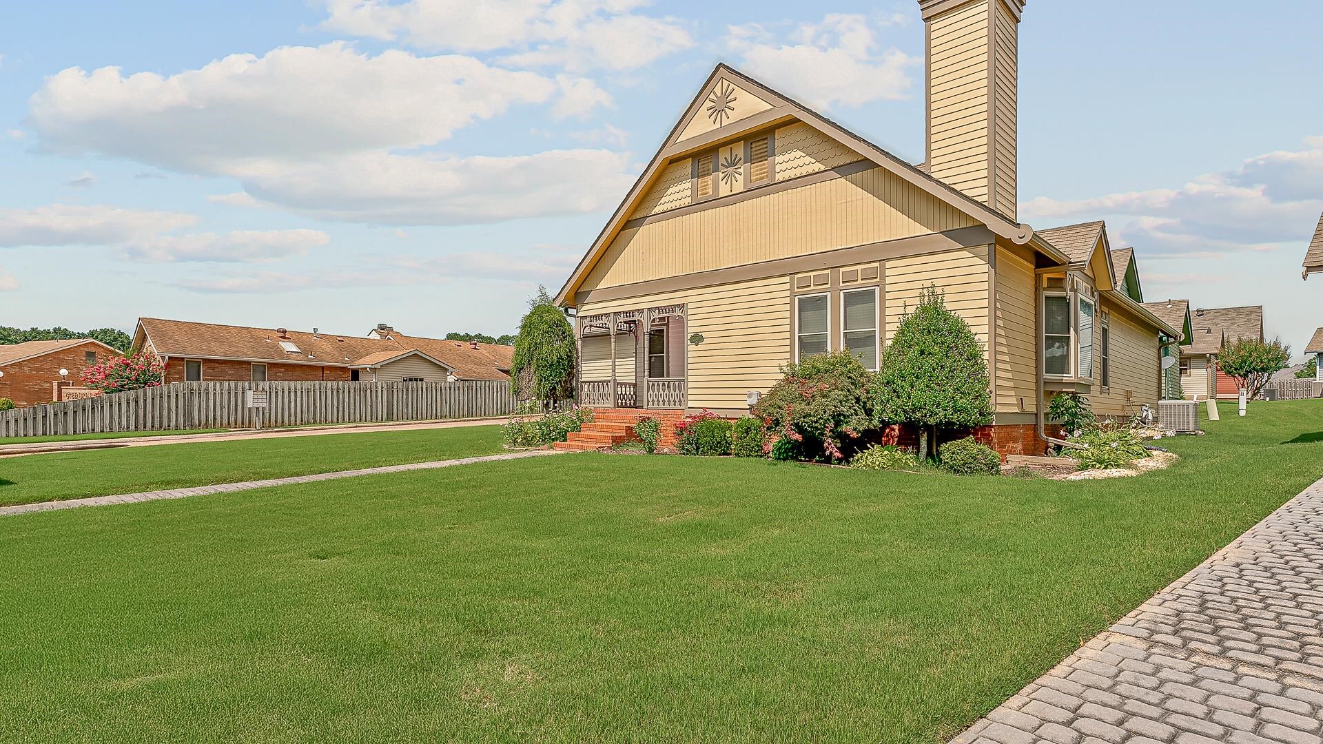 Property Photo: 2607 Greenbriar AR 72401