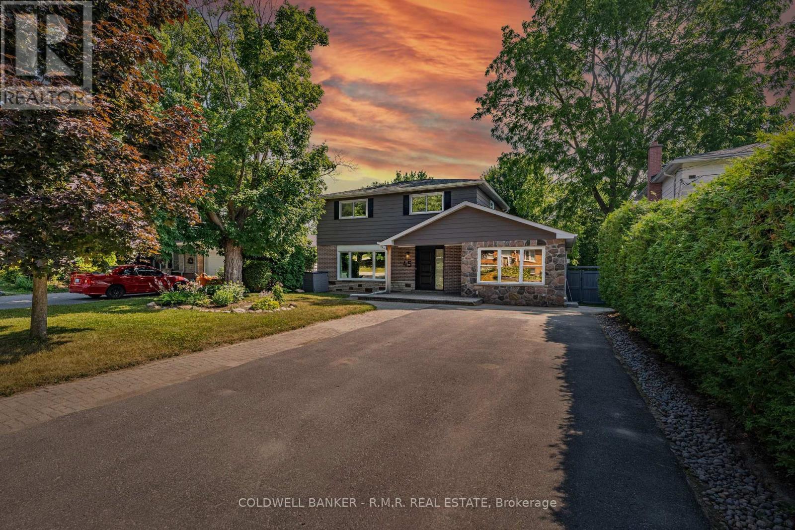 Property Photo:  45 Beech Street North Main  ON L9P 1A8 