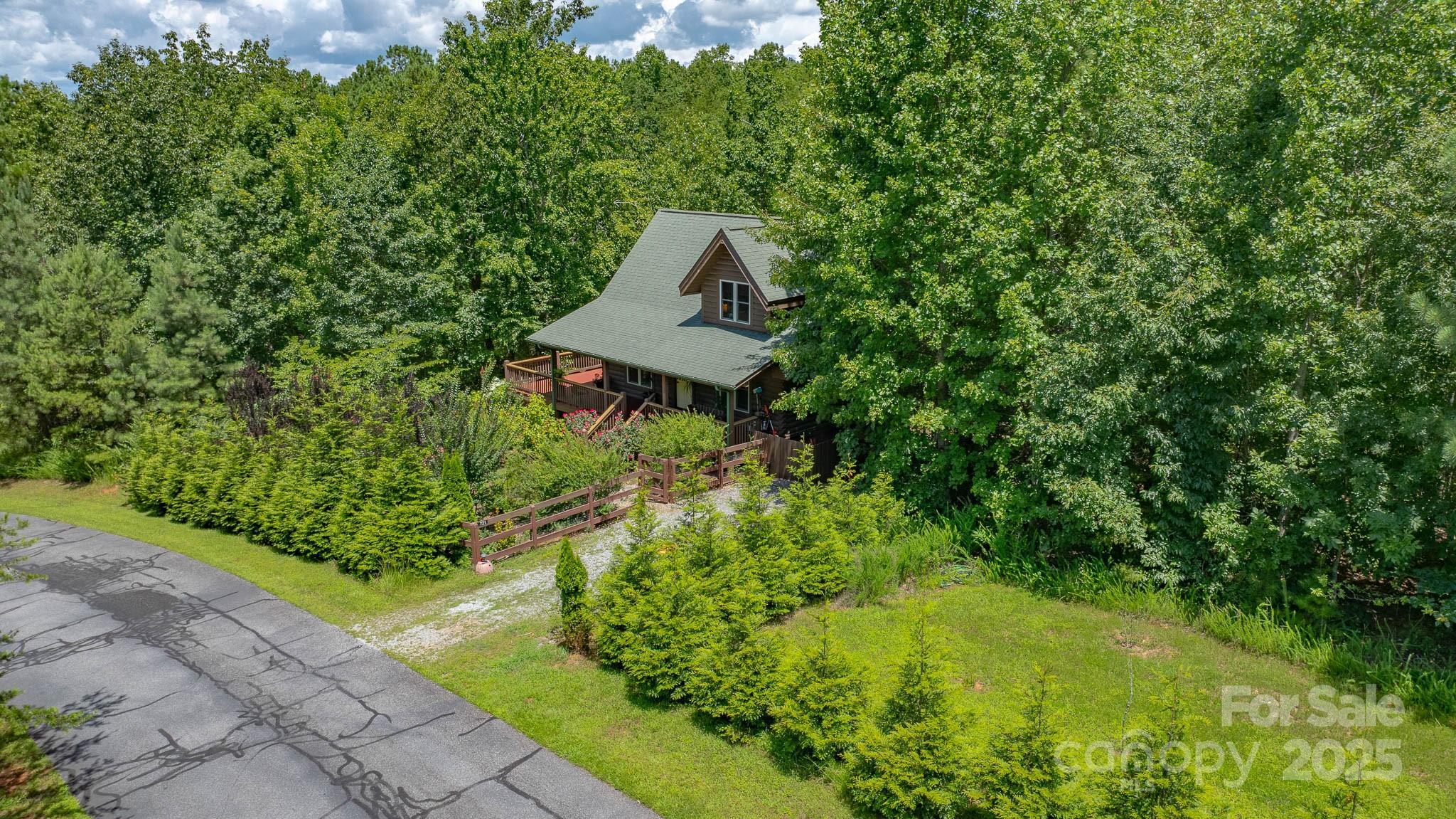 Property Photo: 721 Grandview Loop 78 NC 28761