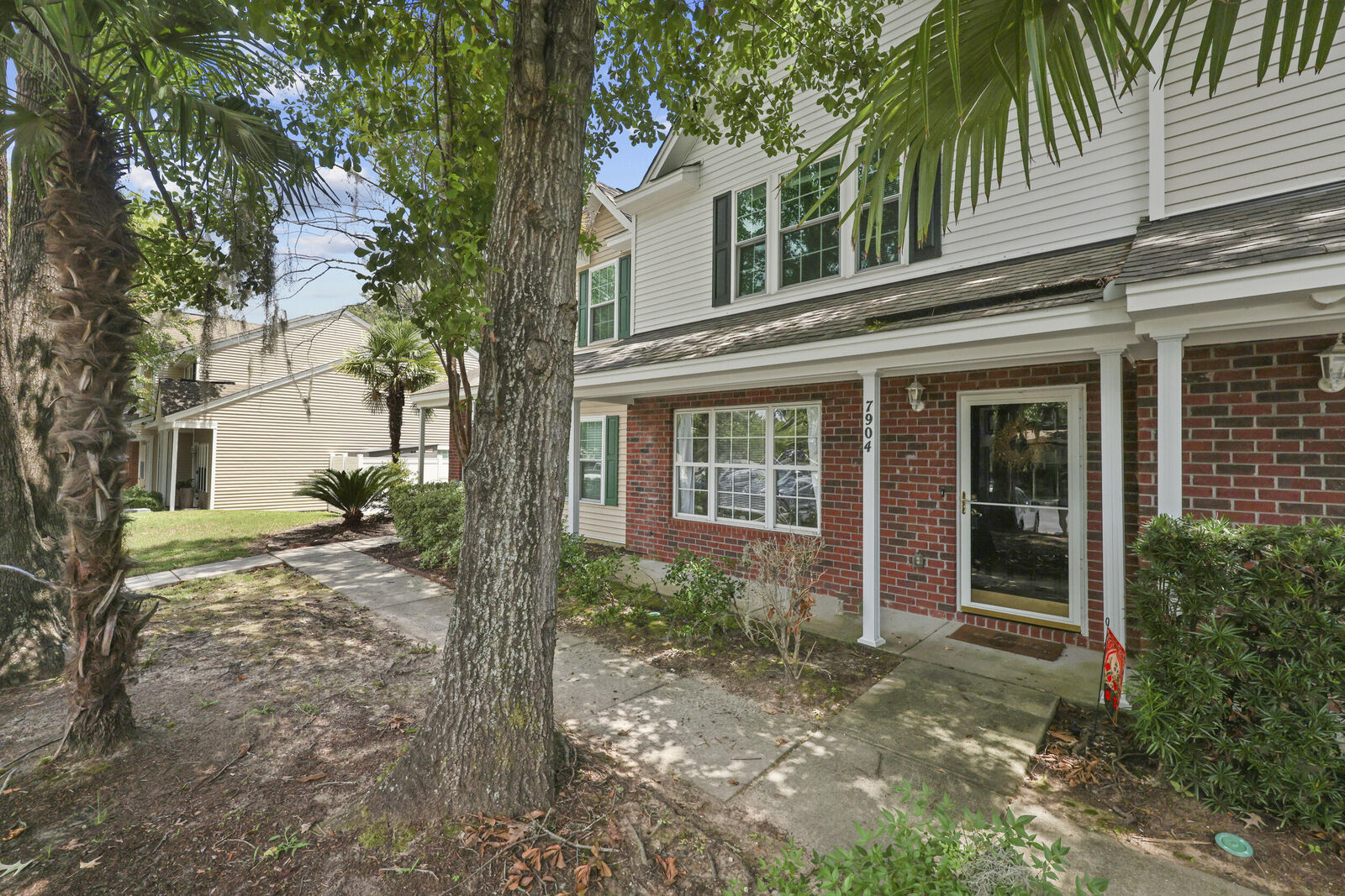 Property Photo: 7904 Shadow Oak Drive SC 29406
