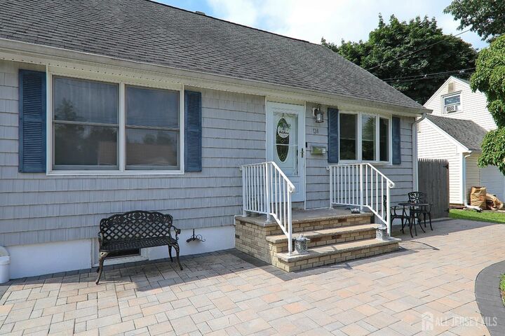 Property Photo:  124 Conklin Street  NJ 07080 