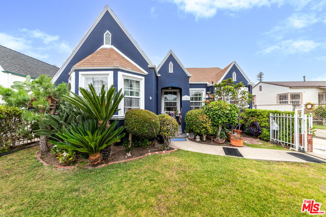 Property Photo: 1841 Clyde Ave CA 90019