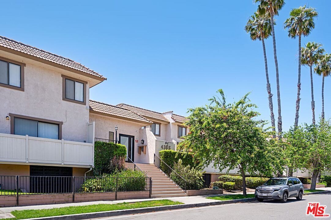 4365 McLaughlin Ave  Los Angeles CA 90066 photo