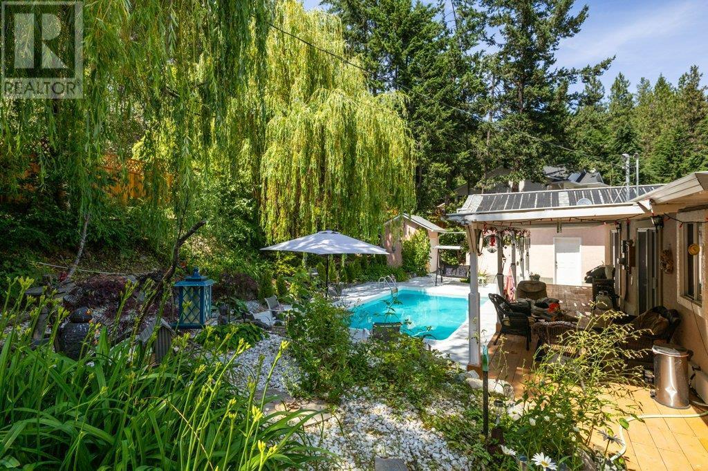 10724 Pinecrest Road  Vernon BC V1H 2C1 photo