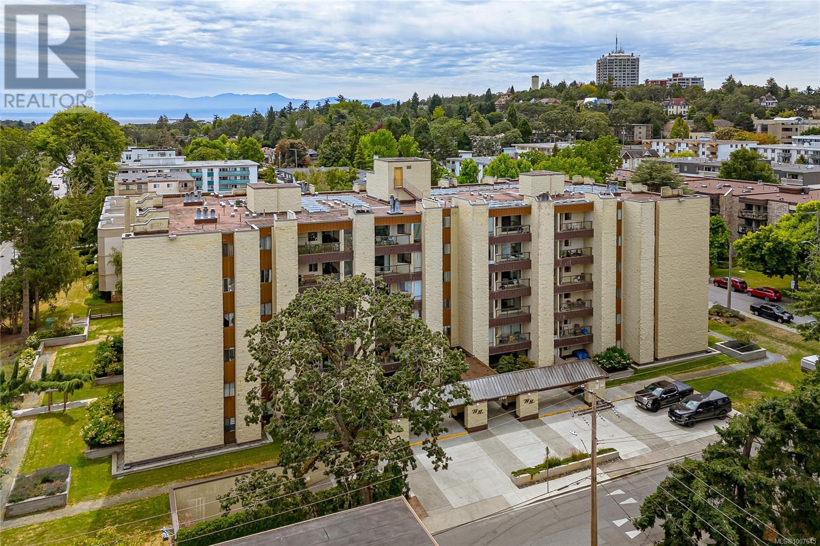 Property Photo: 1745 Leighton Road 307 BC V8R 6R6