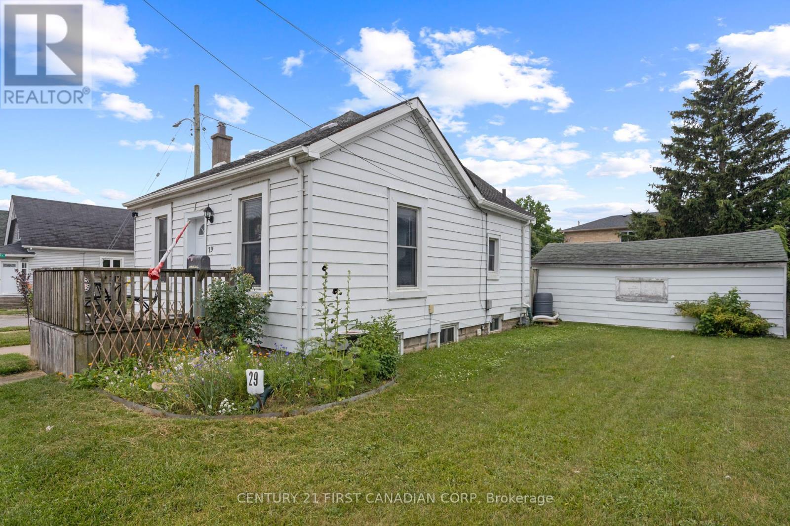 Property Photo: 29 Rectory Street ON N5Z 1Z7