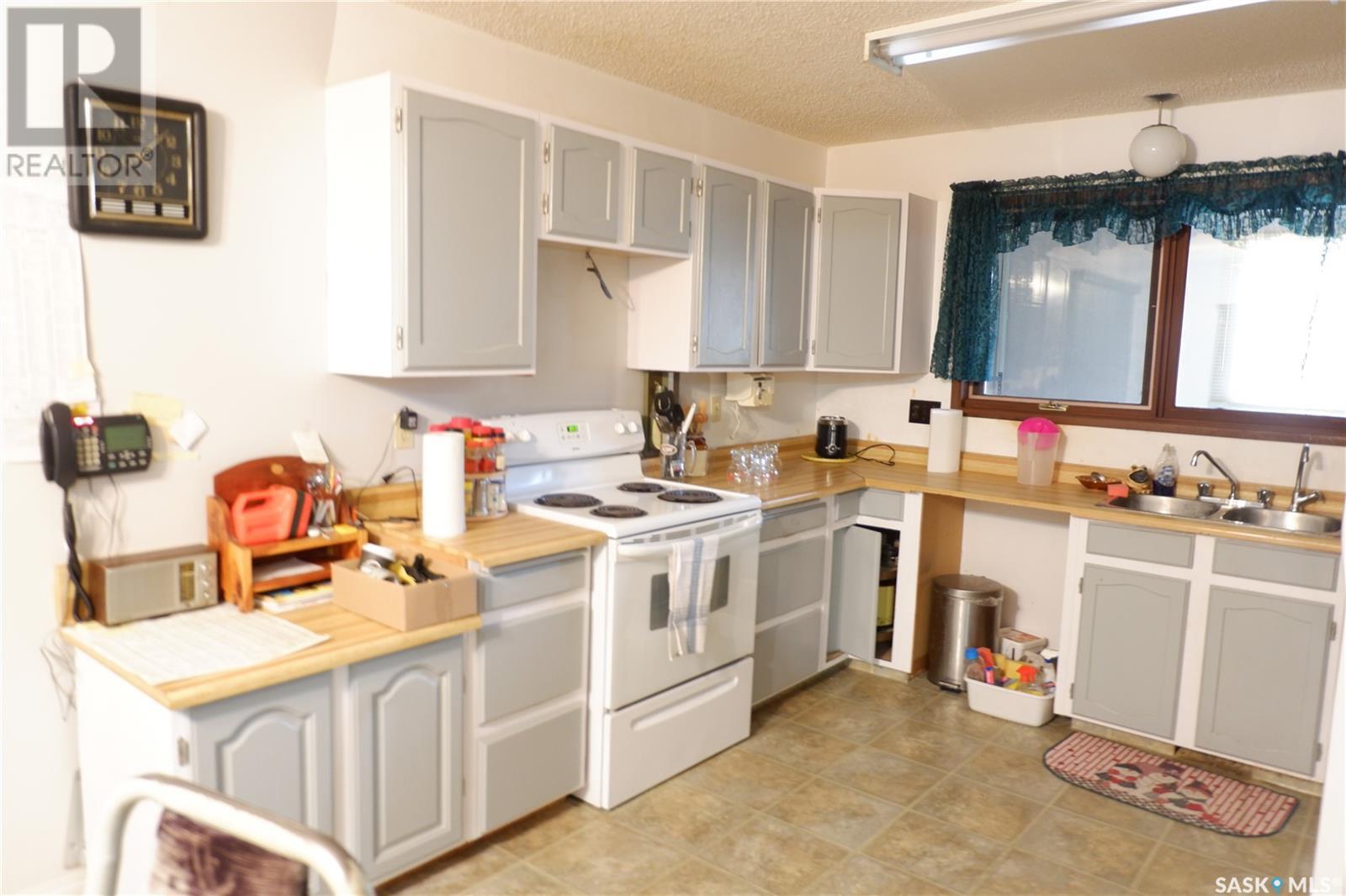 Property Photo: 235 King Street SK S0H 0Z0