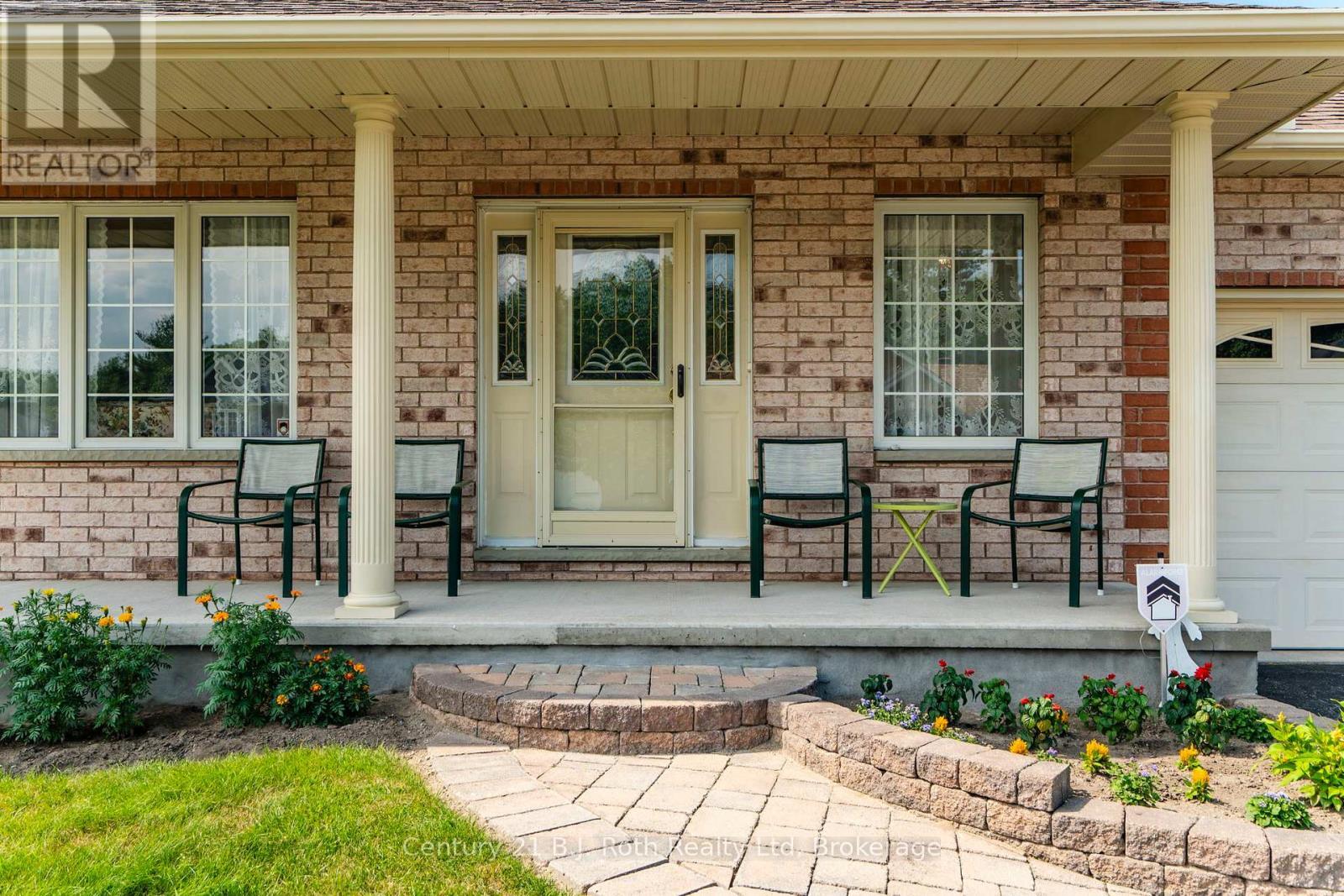 Photo de la propriété: 64 James Street ON L9M 2J1