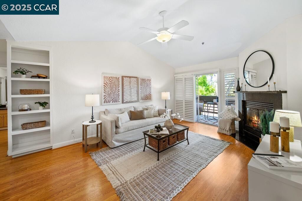 Property Photo: 2530 Oak Rd 303 CA 94597