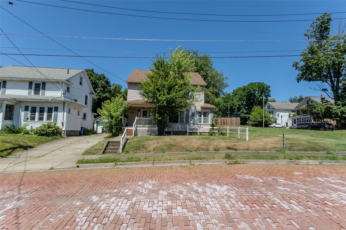 Property Photo: 733 Davenport Street PA 16335