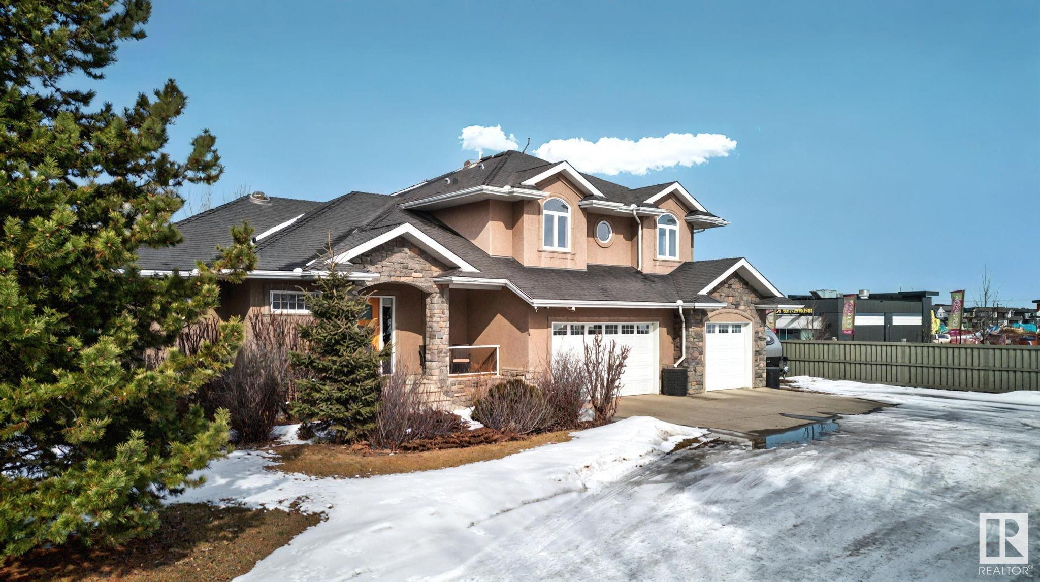 Photo de la propriété: 15860 41 Avenue SW AB T6W 1A6