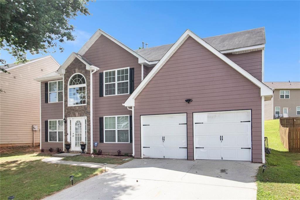 Property Photo: 511 Princeton Drive Drive GA 30268