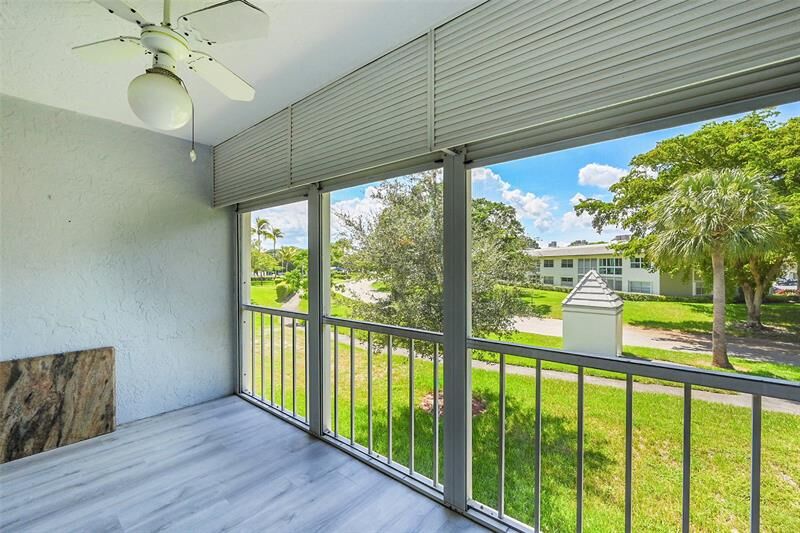 Property Photo: 2704 Nassau Bnd H2 FL 33066