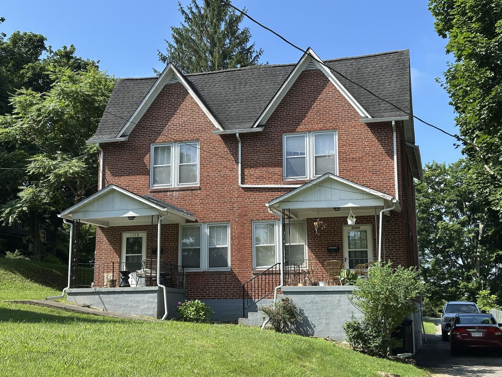 Property Photo:  1726 E Washington St  WV 24901 