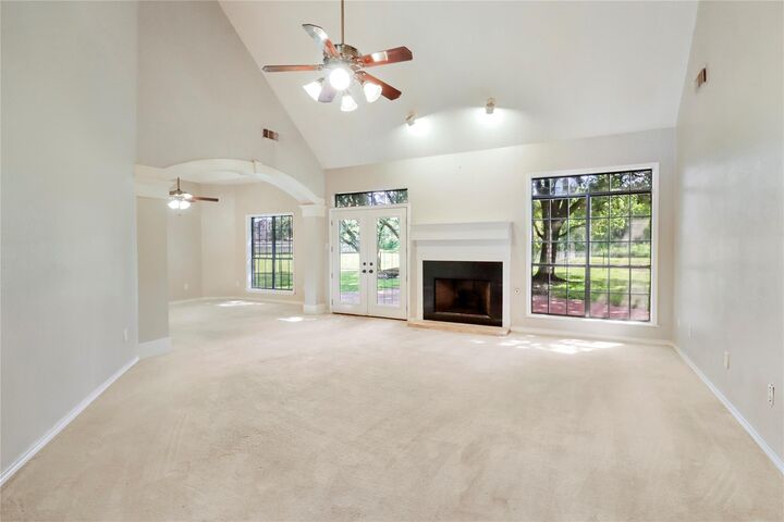 Property Photo: 1010 Mockingbird Lane TX 77531