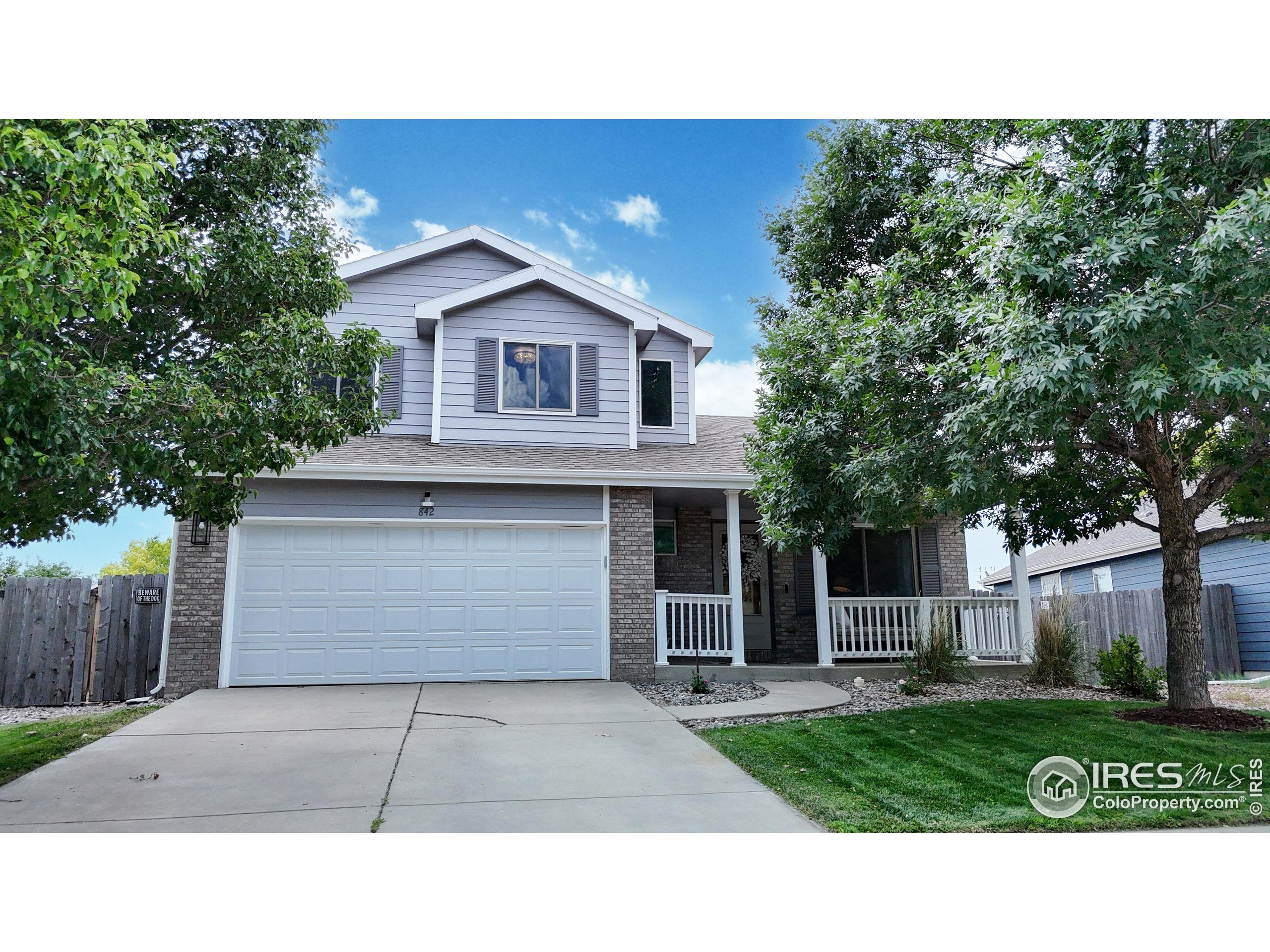 Property Photo:  842 S Carriage Dr  CO 80543 